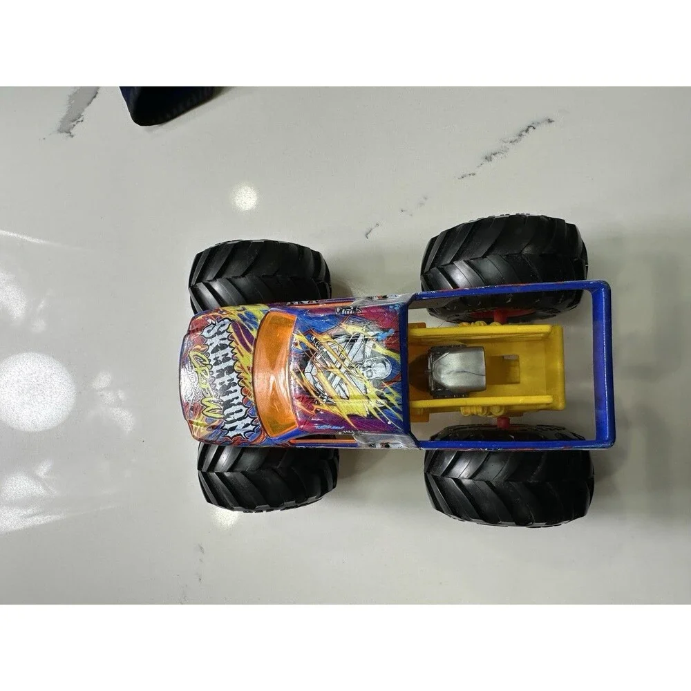 Hot Wheels 1:24 Skeleton Crew Monster Truck BIG Tires Independent Suspension!!